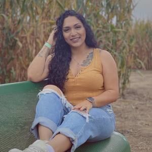 Meet your Posher, Ysis